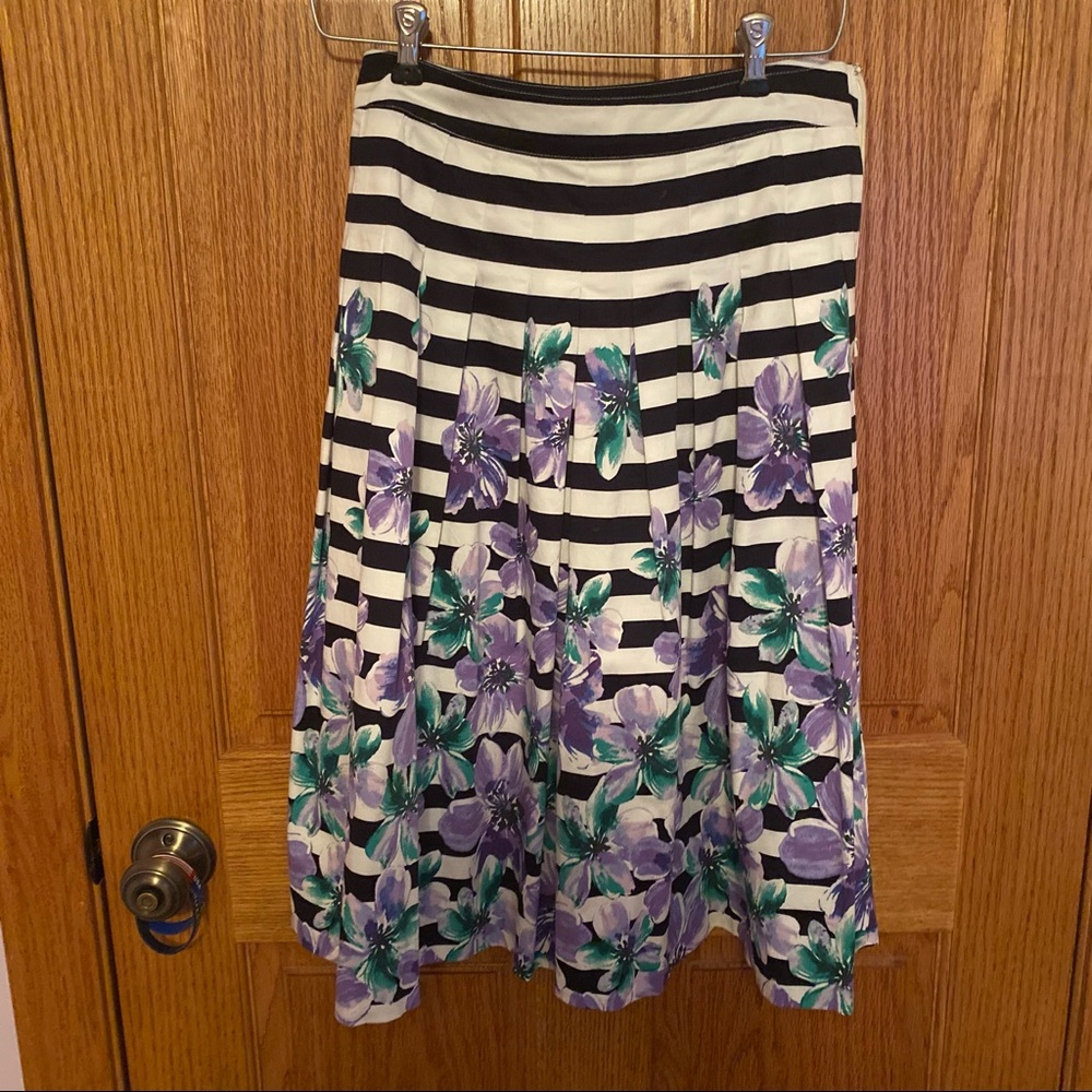 Black and white striped floral skirt - Picture 1 of 5